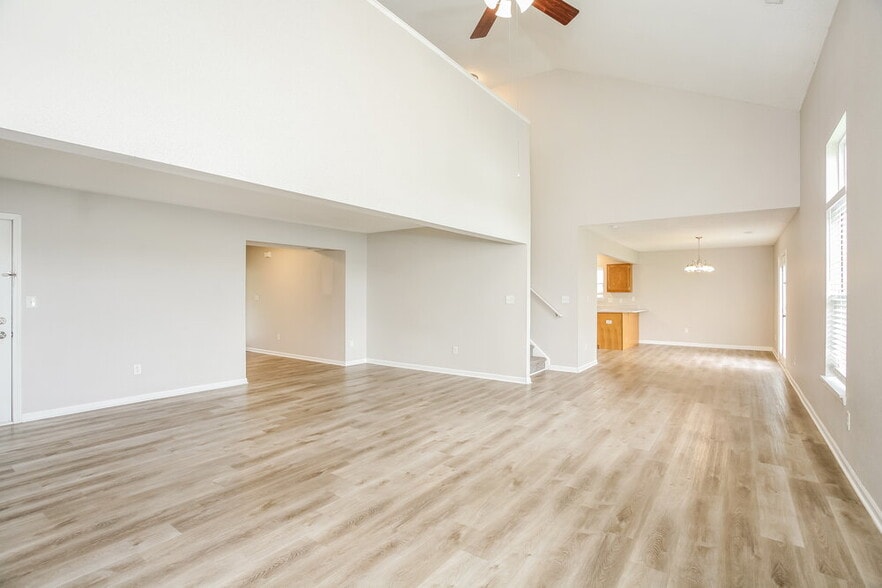 Building Photo - 109 Lockerbie Ln