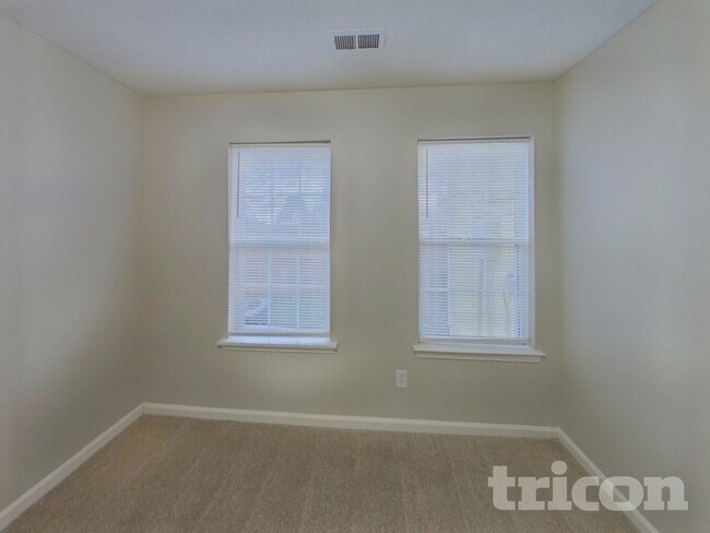 Building Photo - 5000 Poplar Glen Dr