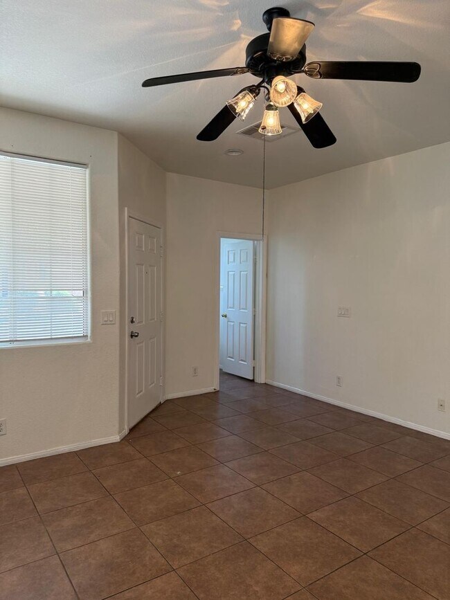Building Photo - Move-In Ready Opportunity