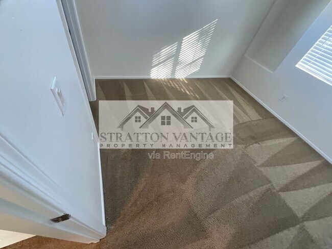 Building Photo - 15582 W Rio Vista Ln