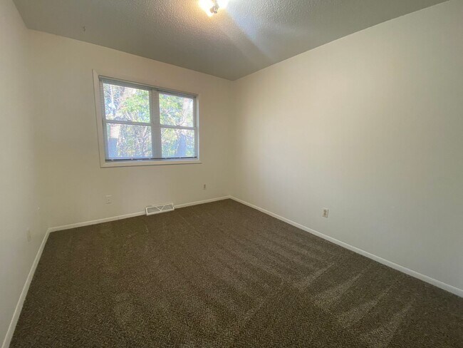 Building Photo - $1,500 | 3 Bedroom, 1 Bathroom Duplex | NO PETS | Available for an August 1st, 2026 Move In!