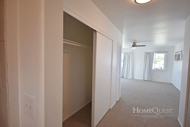 Building Photo - 443 Maluniu Ave