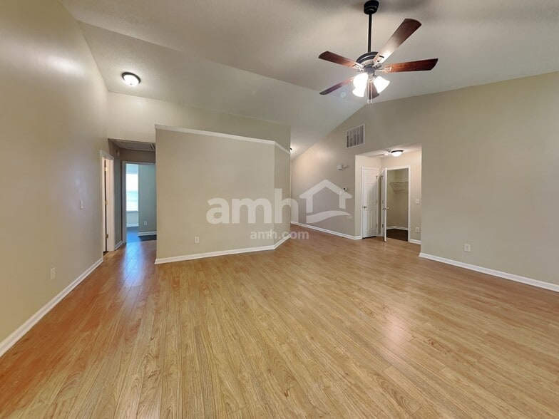 Building Photo - 555 Whistling Swan Dr