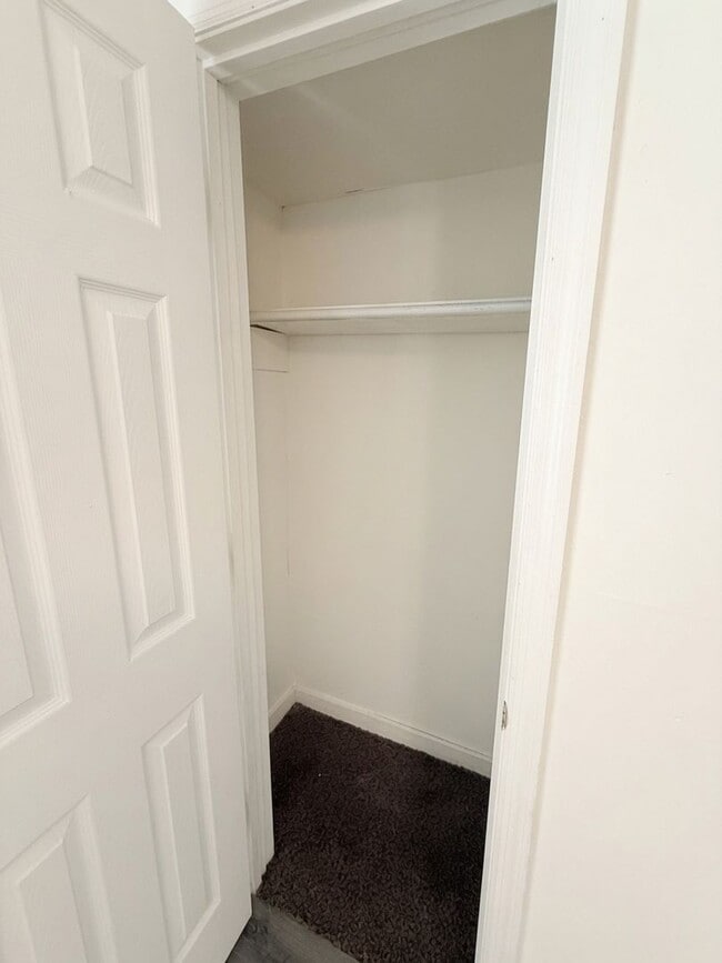 Building Photo - Charming, spacious 3-Bedroom Home in Central Columbia
