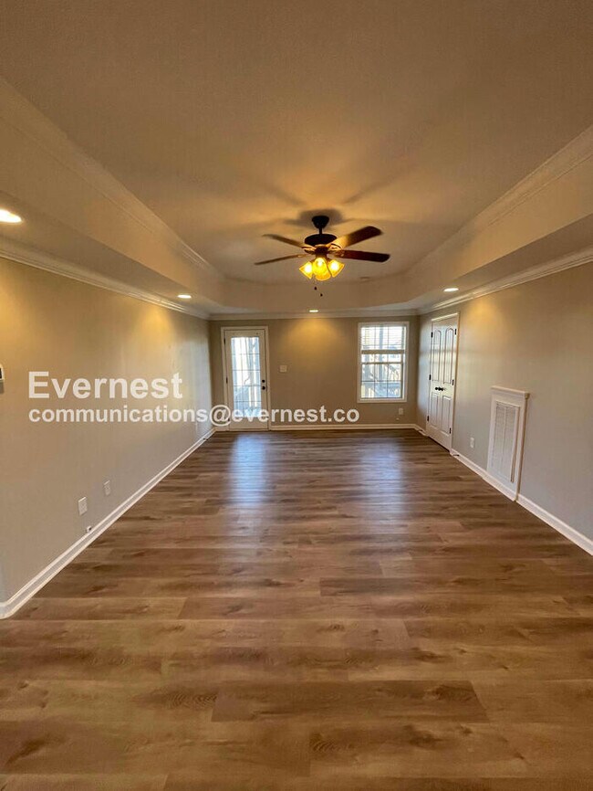 Building Photo - 3393 Wiser Dr