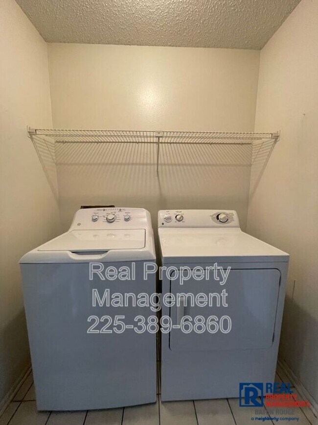 Building Photo - Townhome: Quail Hollow (25% OFF FIRST MONT...