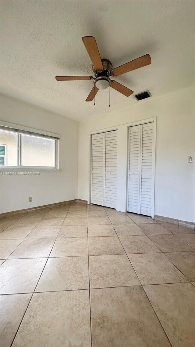 Building Photo - 1753 NE 18th St