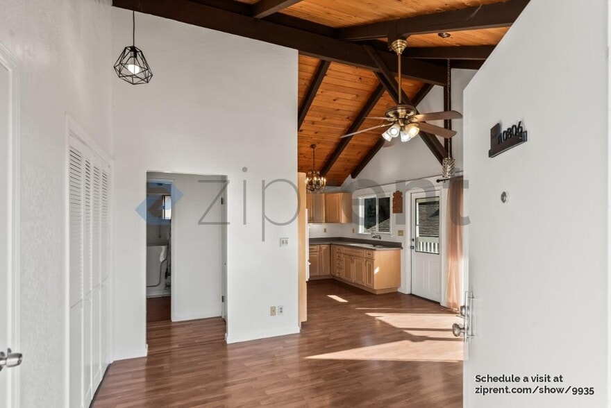 Building Photo - 10806 Hubbard Way