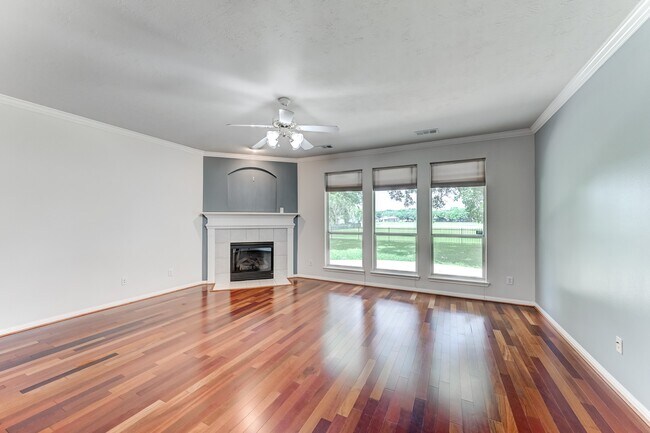 Building Photo - 10103 Cottonwood Canyon Dr