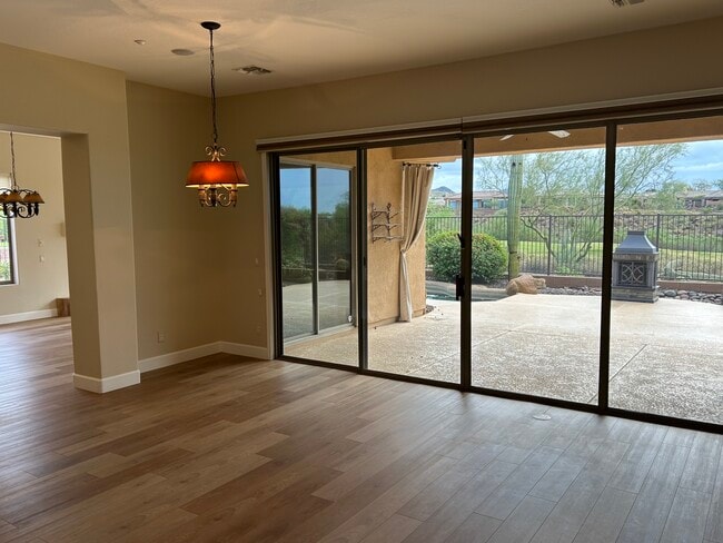 Building Photo - 42019 N Golf Crest Rd