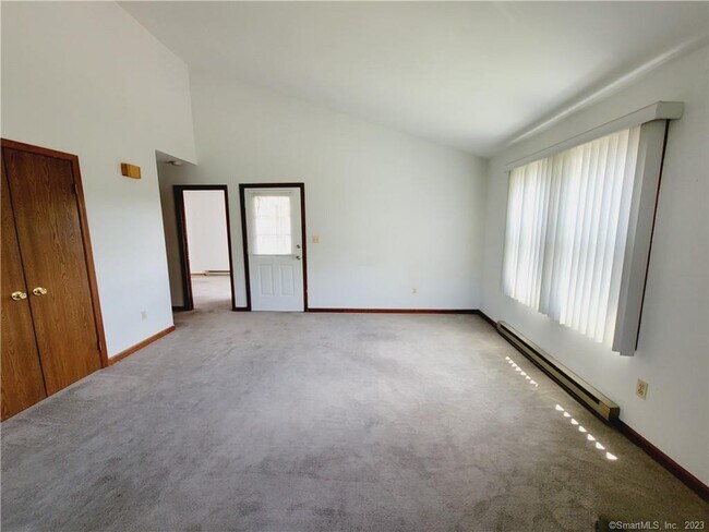 Building Photo - 96 Valley Dr