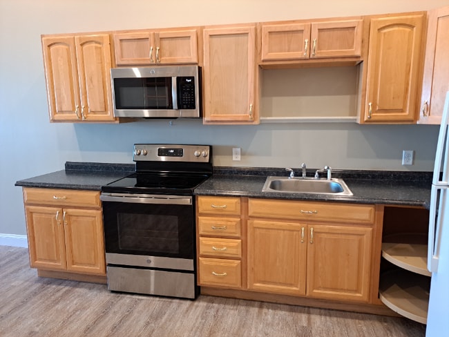 Building Photo - 8 Depot St