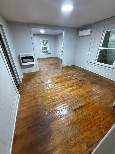 Building Photo - 125 Butler St