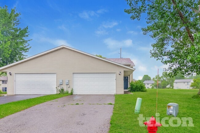 Building Photo - 15085 Glenbrook Ave N