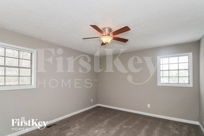 Building Photo - 3762 Cambridge Dr SW