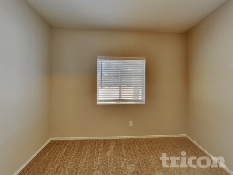 Building Photo - 6232 Diazo St