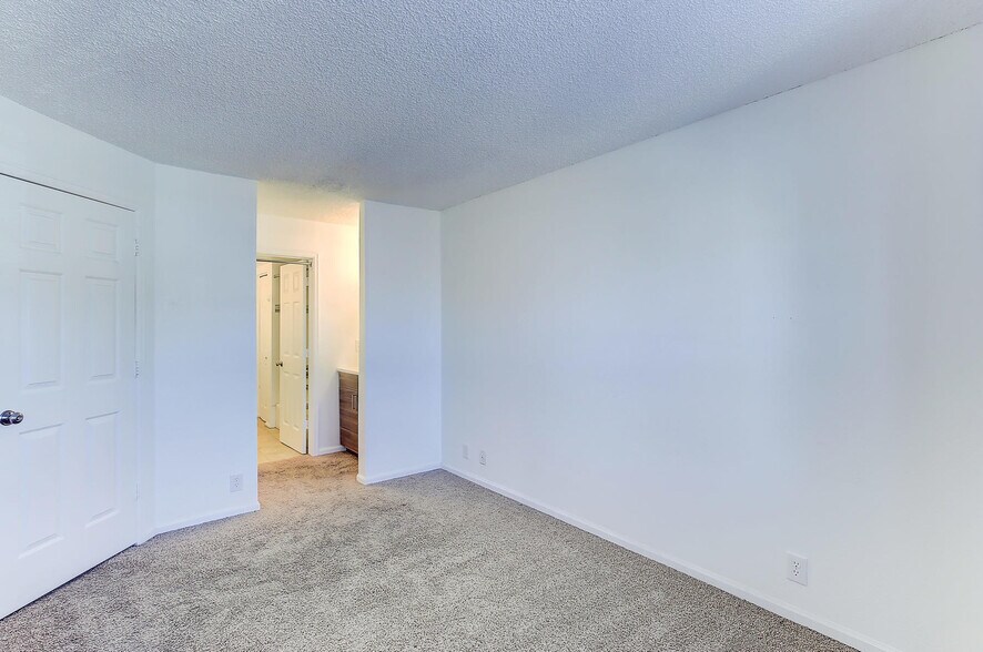 Building Photo - 2 Acoma St