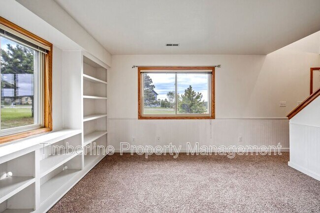 Building Photo - 17960 Bakers Farm Rd
