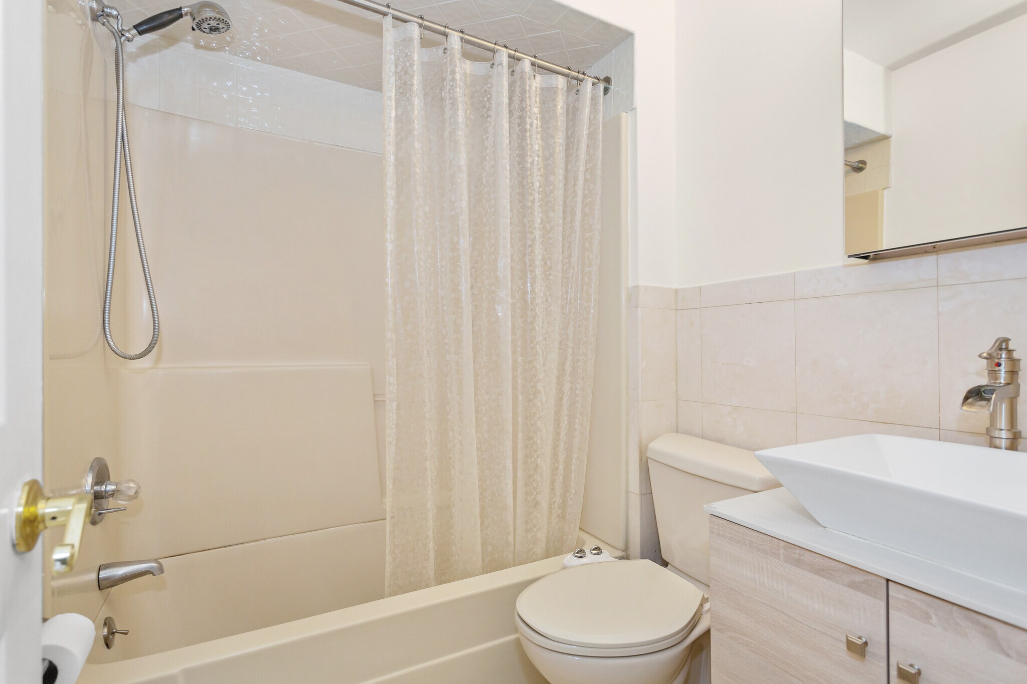 Building Photo - 130 N 7th St