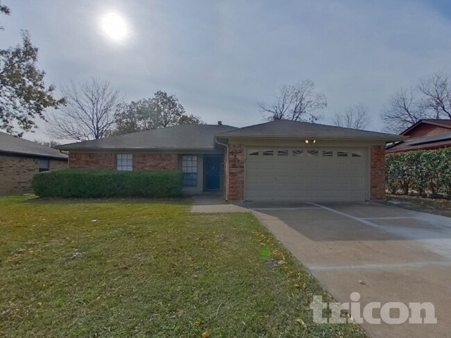 Building Photo - 537 Greenway Dr