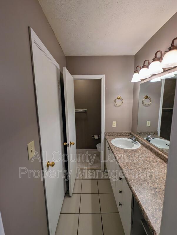 Building Photo - 172 Scandia Cir