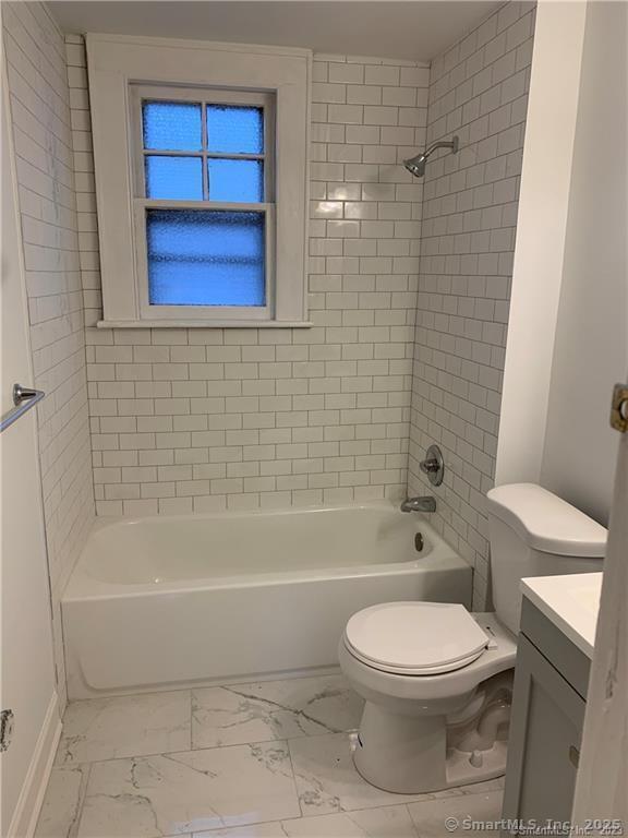 Building Photo - 181 Fox St