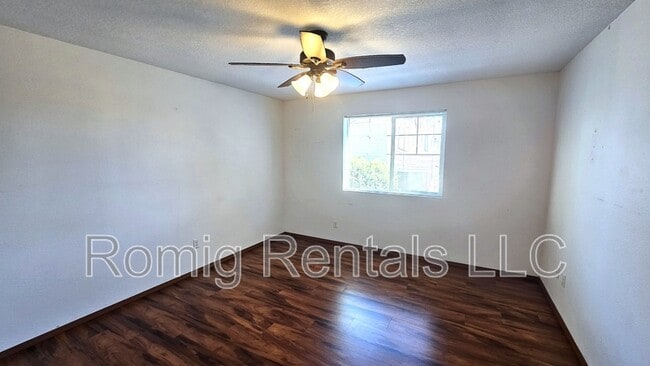Building Photo - 3608 NE 81st Cir