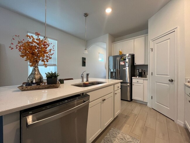 Building Photo - Beautiful 3/2 in Lakeland!