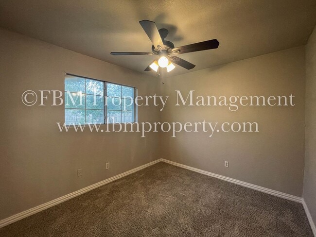 Building Photo - 1307 Janann Ave