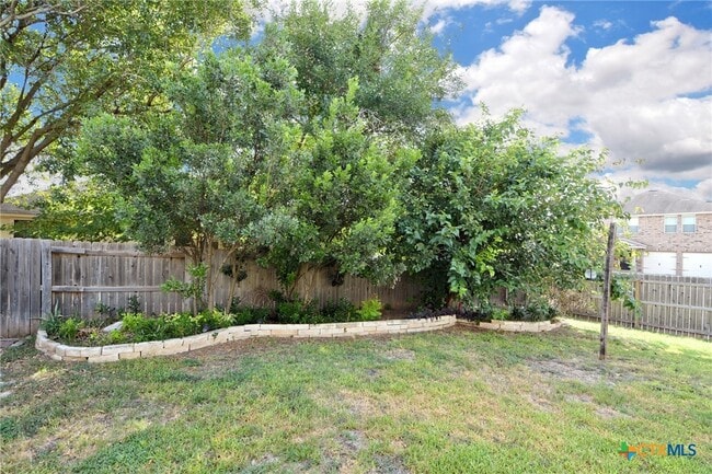 Building Photo - 2065 Dove Crossing Dr