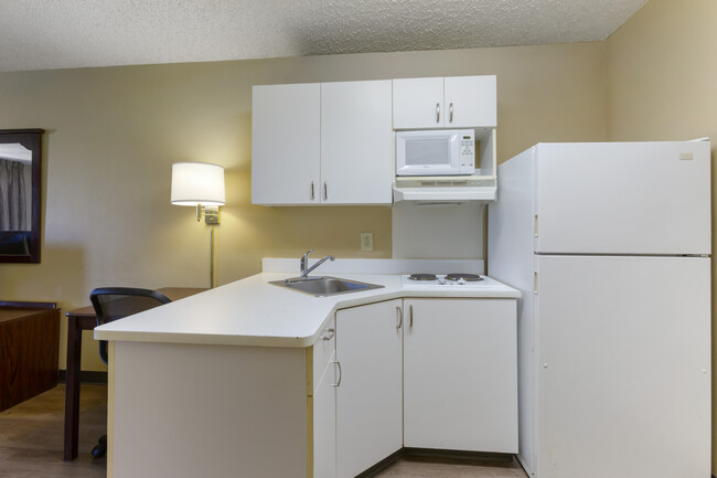 Building Photo - Furnished Studio-Phoenix - Scottsdale - North