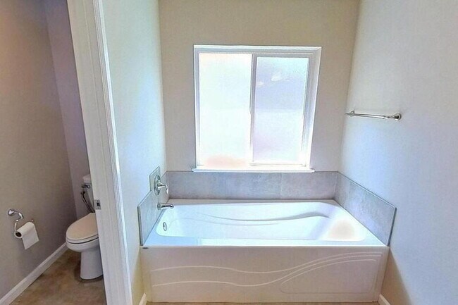 Building Photo - 13741 SE 184th Pl