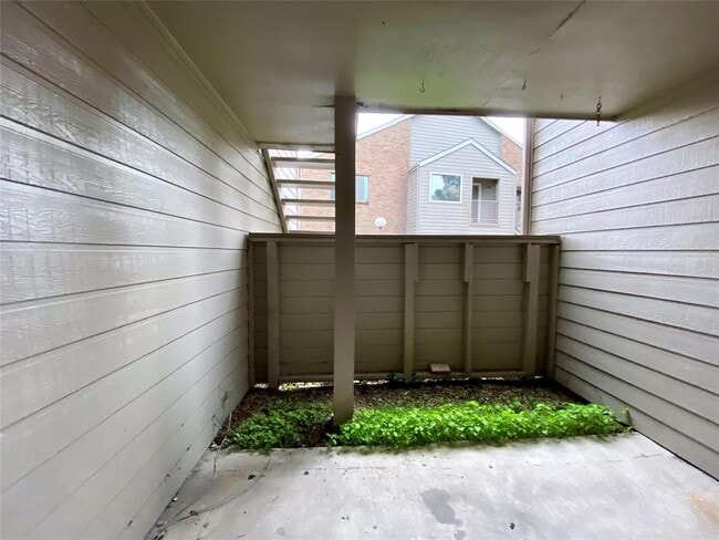 Building Photo - 6701 Sands Point Dr