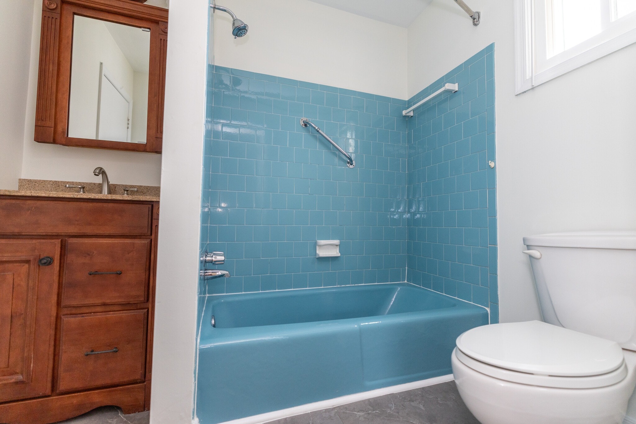 Building Photo - 9022 Joi Dr