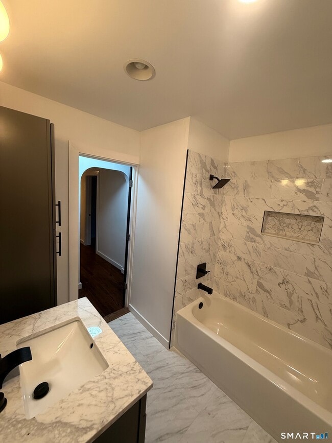 Building Photo - 8 Eddy Rd