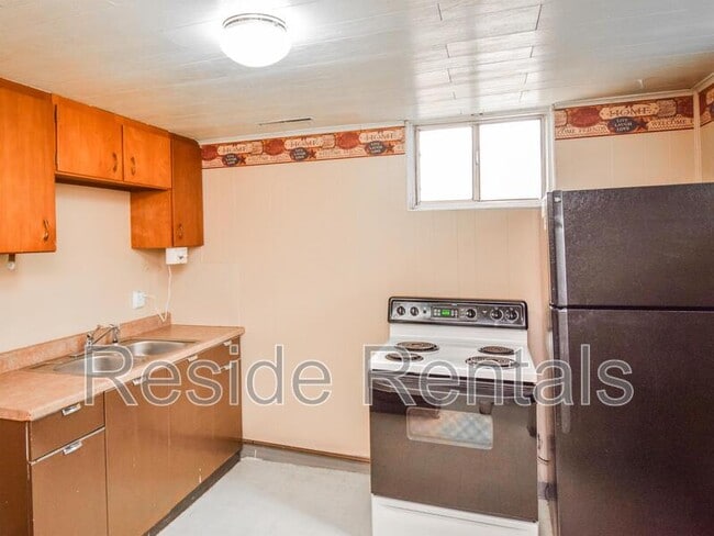 Building Photo - 695 N 150 W