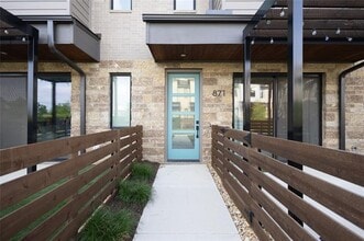 Building Photo - 871 Cavitt Ct