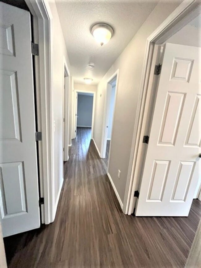 Building Photo - Beautiful 4BR/2BA Single-Level Home in Heart of McMinnville