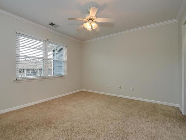 Building Photo - 424 Mather Green Ave