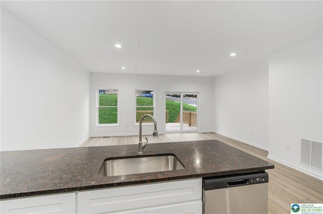 Building Photo - 306 Barber St