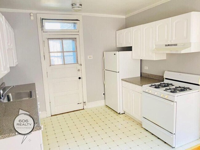 Primary Photo - 1 bedroom in Chicago IL 60640