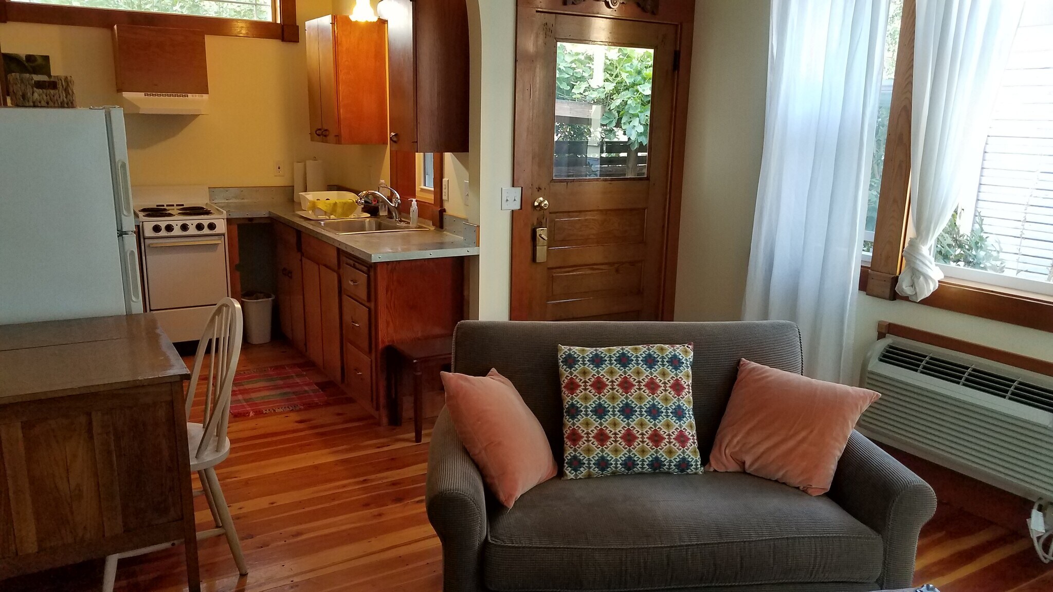 Building Photo - 3733 N Michigan Ave