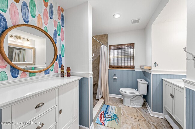 Building Photo - 285 Le Jeune Dr