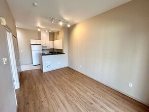 Building Photo - First Hill One Bedroom - Stellar Location! AVAILABLE NOW!