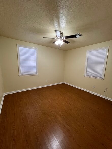 Bedroom 1 - 3509 Leonidas St
