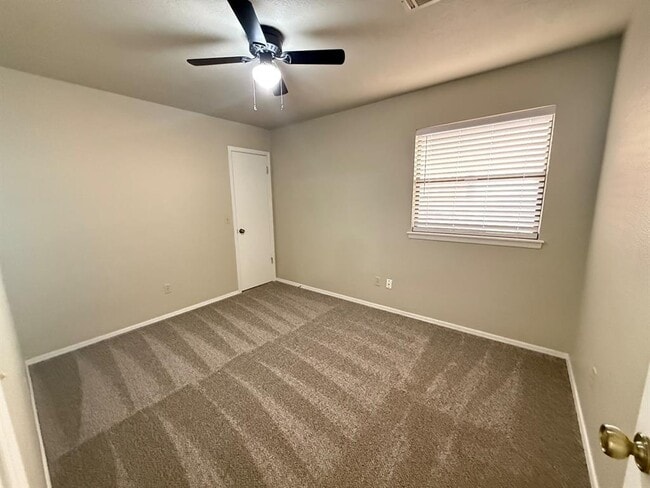 Building Photo - 242 Barrett Pl