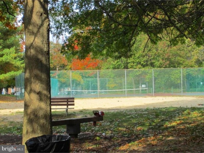 Building Photo - 14 Versailles Ct