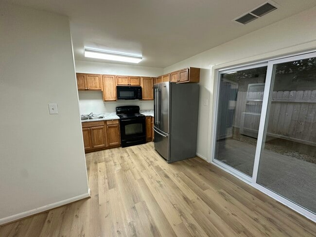 Building Photo - 1515 Stowmarket Ct