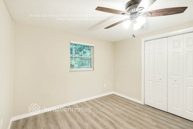 Building Photo - 15740 Sea Pines Dr