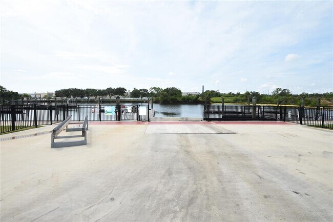 Building Photo - 114 Del Palma Dr